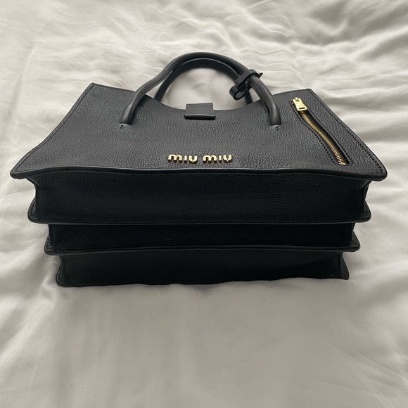 Miu Miu tote with crossbody strap - Picture 2 of 5